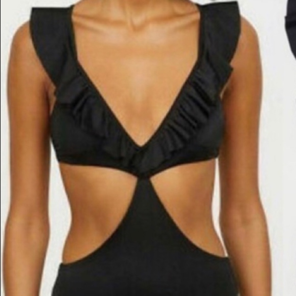 Black bathingsuit
